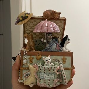 Cat music box